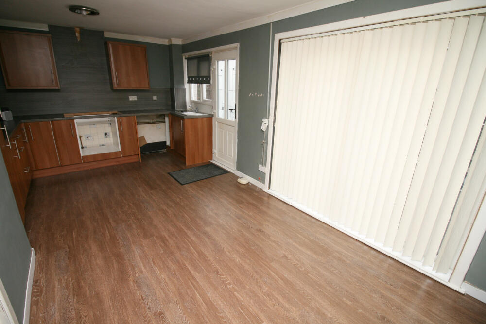 2 Den Lane, Shotts, ML7 photo 4