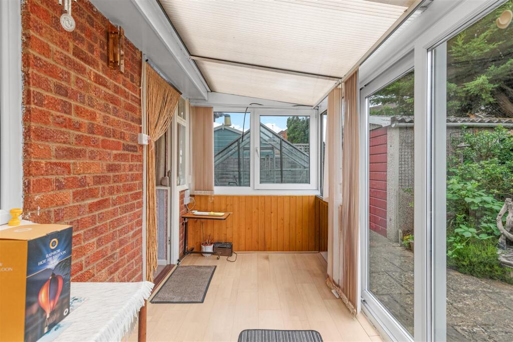 Lakeside Close, Thrapston, Kettering - View 6