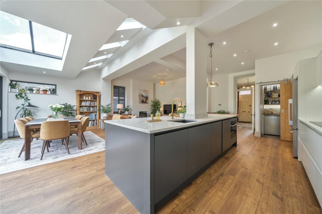 House in Harrogate - View 3