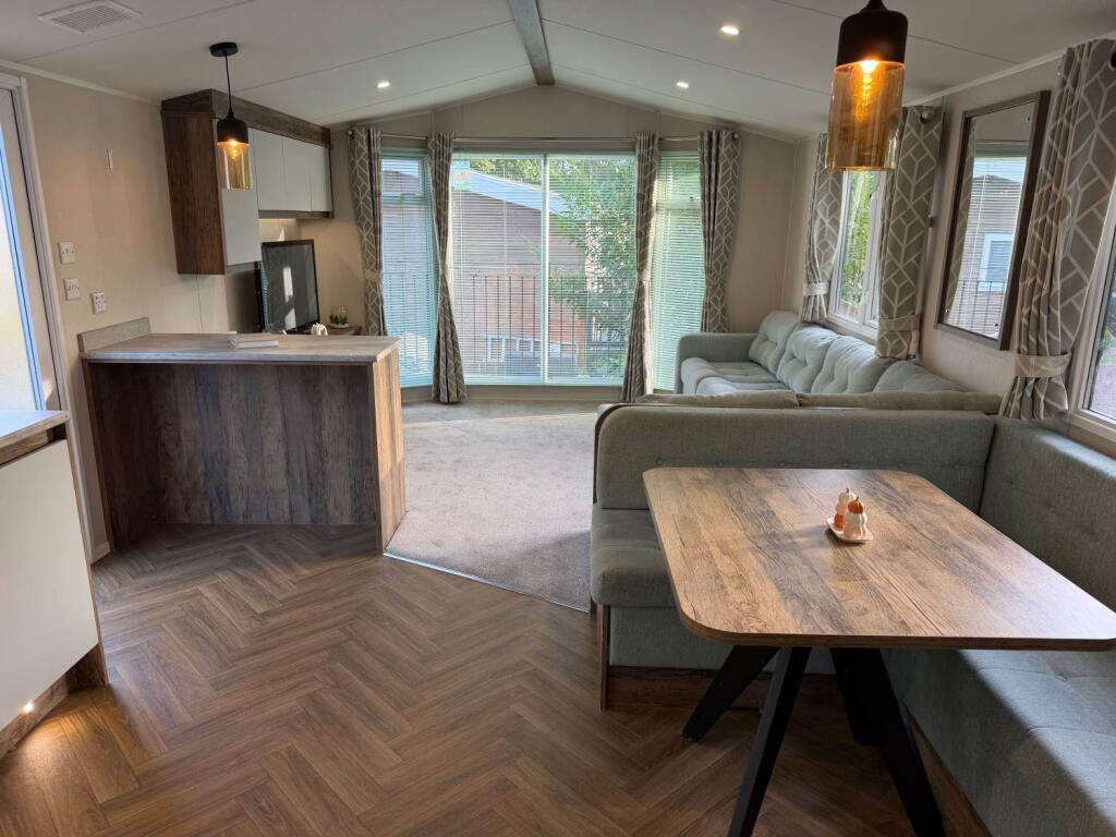 MIll Lane, Hawksworth, Leeds, LS20 8PQ - View 2