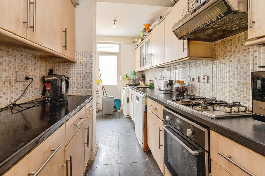Burgess Avenue, London, NW9 photo 3