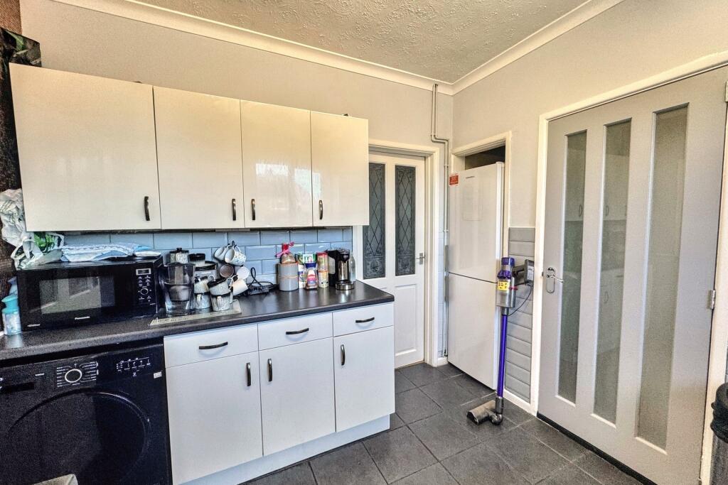 Additional image 9 of West Howe