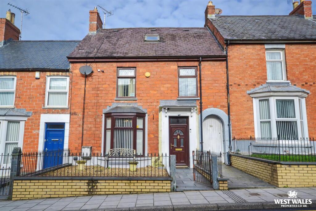4-bed terraced on North Road, Cardigan, £280,000