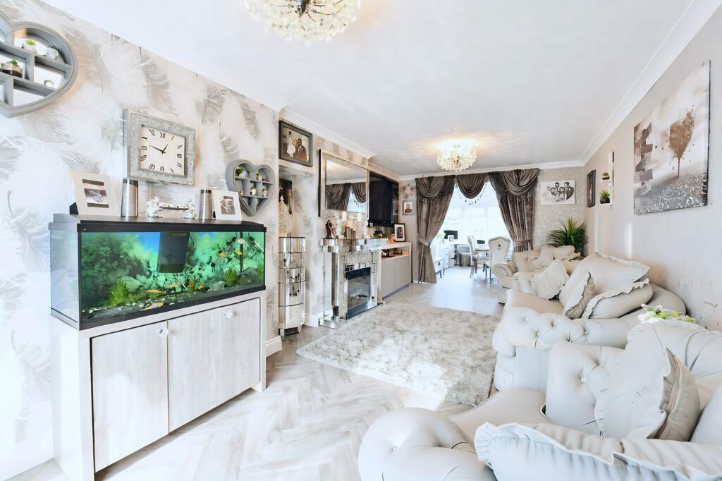 House in Newport - View 2