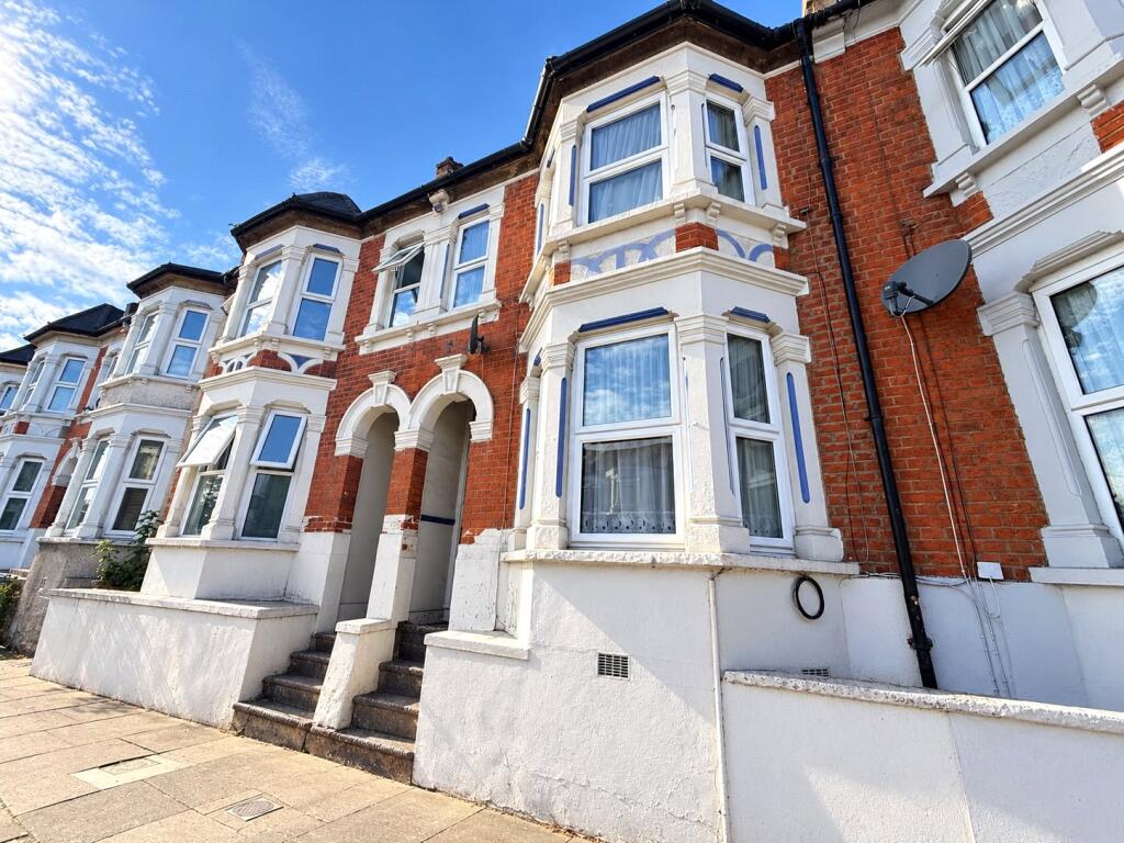 3-bed terraced on Wickham Lane, London, SE2, £425,000