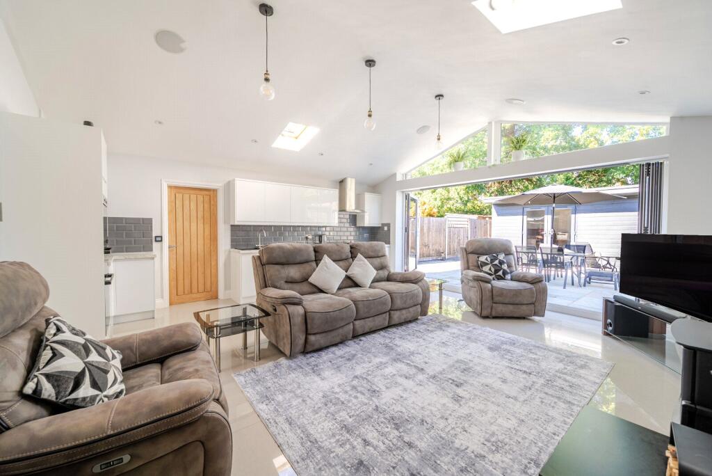 House in Kingston upon Thames - View 4