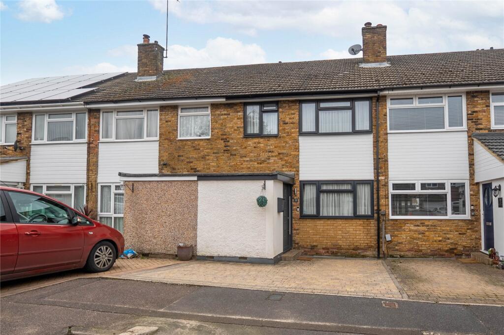 Main image of property: Grovebury Close, Dunstable, Bedfordshire, LU6