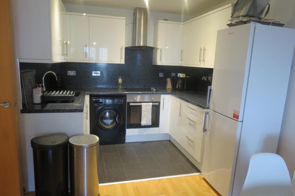 Apartment in Hull, Garrison Side, Old Town - View 4