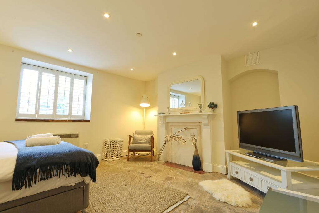 Apartment in Bristol - View 4
