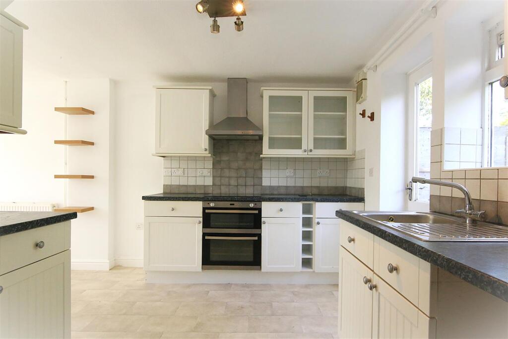 Biddulph Terrace, Main Street, Frankton Village photo 4