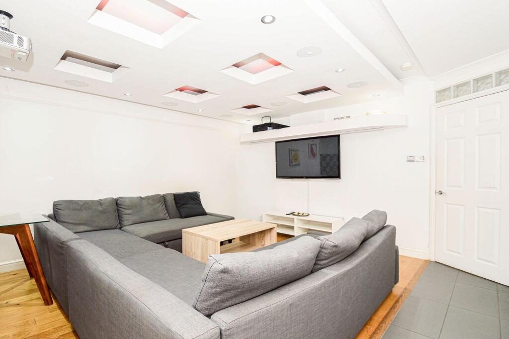 4 bedroom maisonette for rent