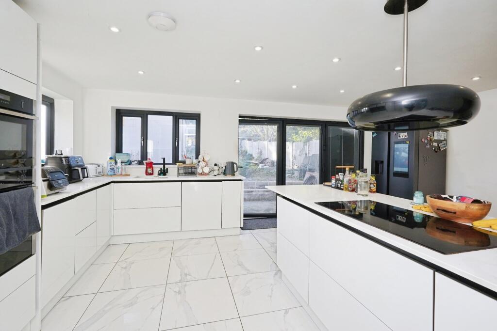 House in Folkestone, Foord - View 2
