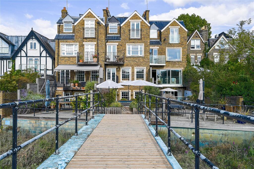 Main image of property: Grove Park Road, London, W4