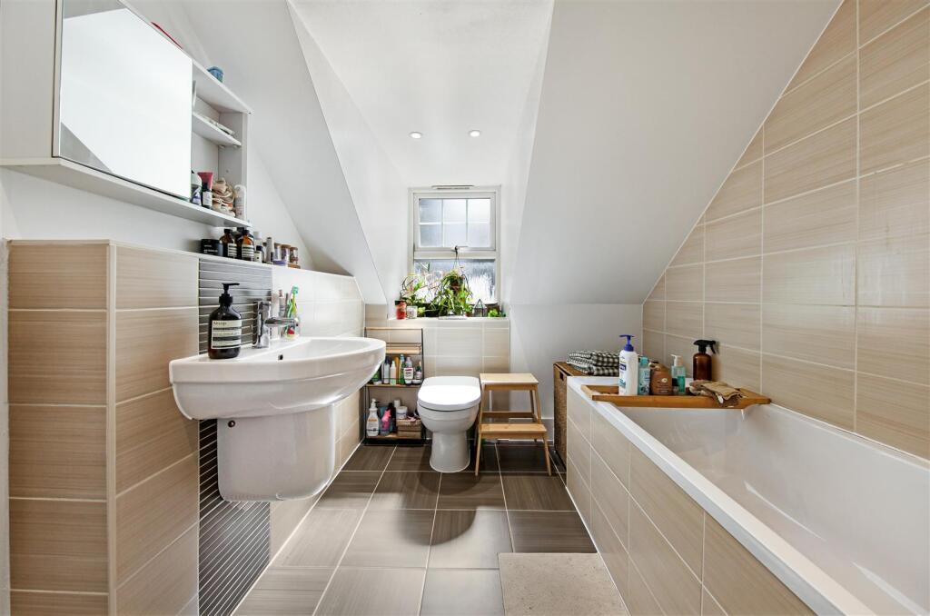 Apartment in London, Burnt Ash Green, Hither Green - More