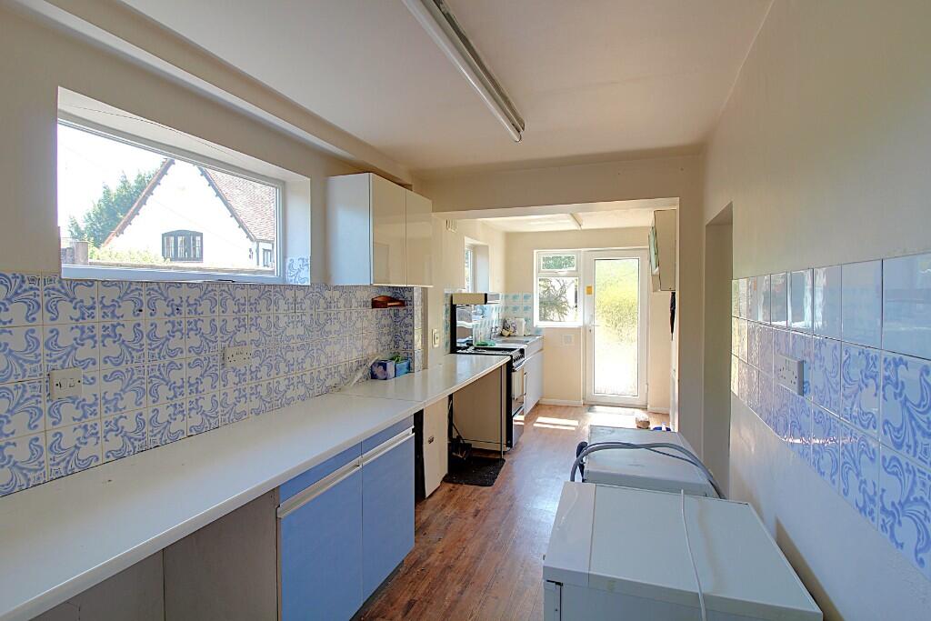 London Road, Hook, Hampshire, RG27 photo 4