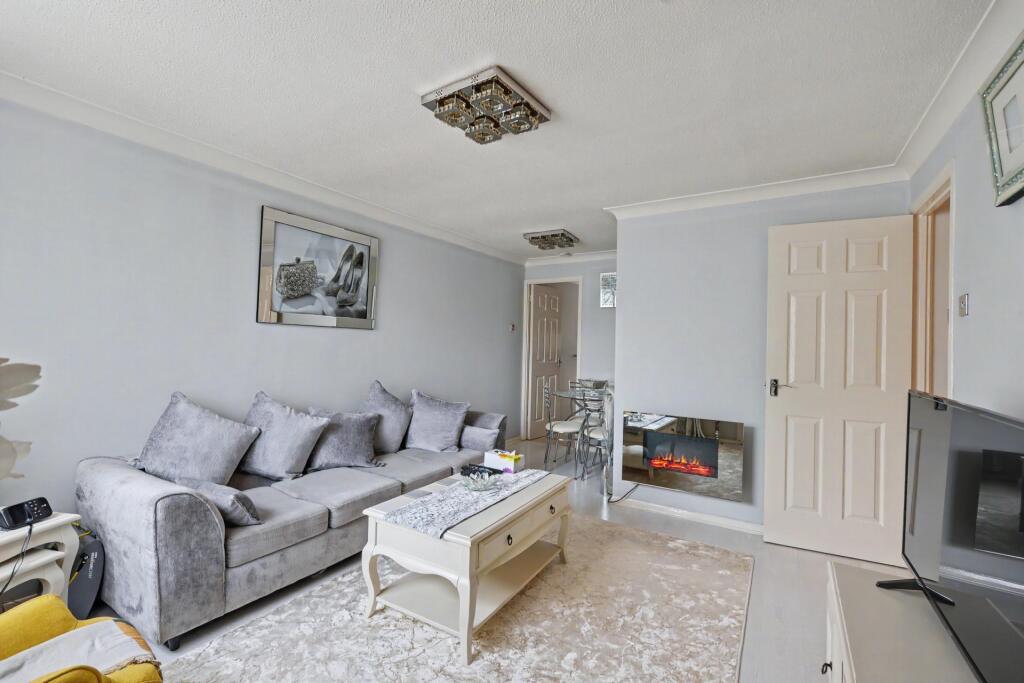 Beeston Drive, Cheshunt, EN8 photo 4