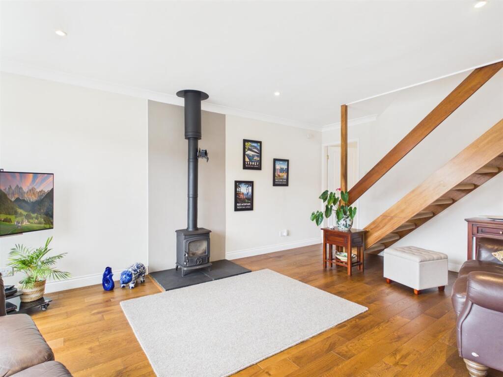 House in Dudley - View 4