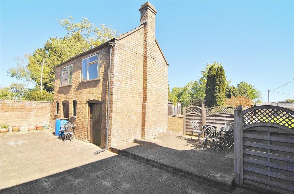 Alkerton, Eastington, Stonehouse, Gloucestershire, GL10 - View 4