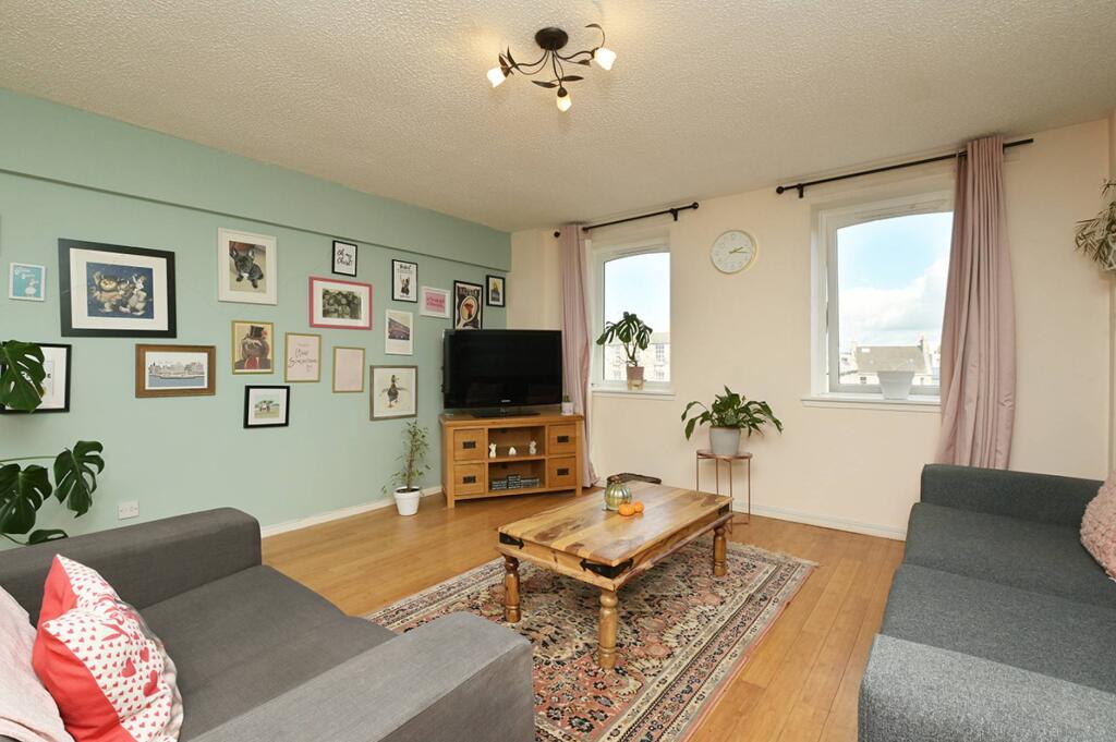 Apartment in Edinburgh, The Shore, Leith - View 2