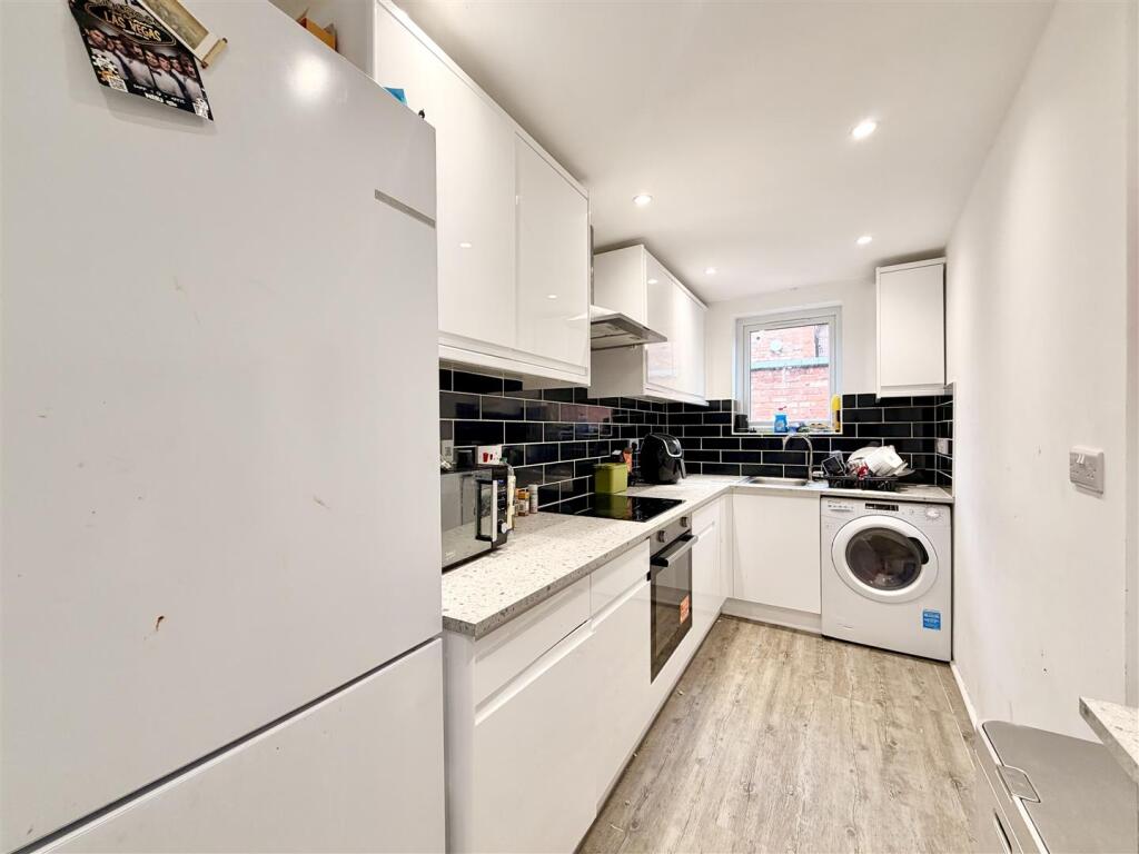 Main image of property: Forest Grove, Nottingham