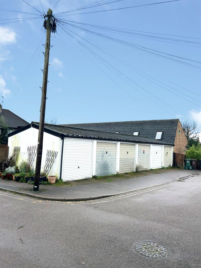 Garages at Vernon Close, St Albans, Hertfordshire, AL1 1PB