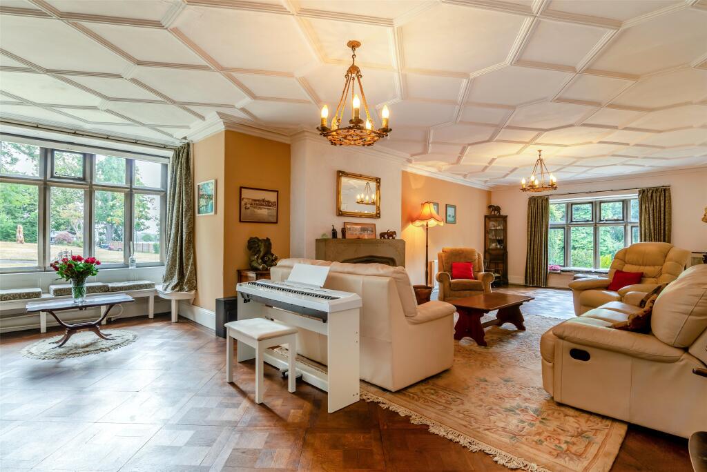House in Huddersfield - View 4