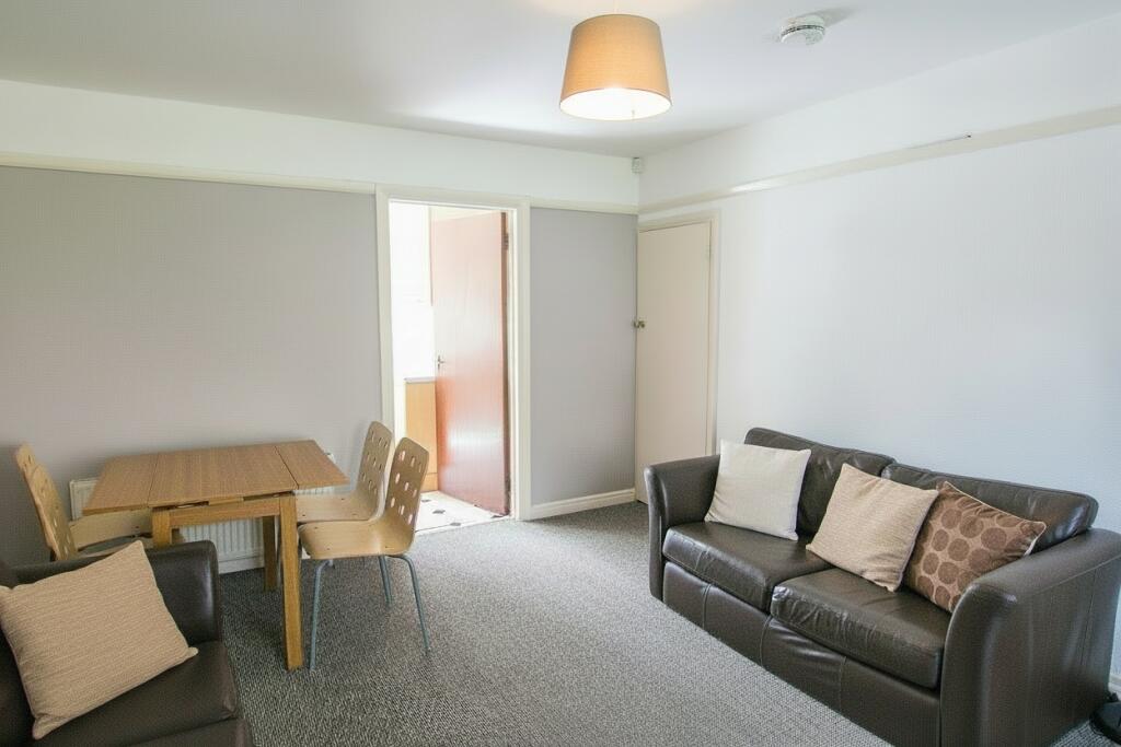 Poole Crescent - 4 bed, Harborne, West Midlands, B17