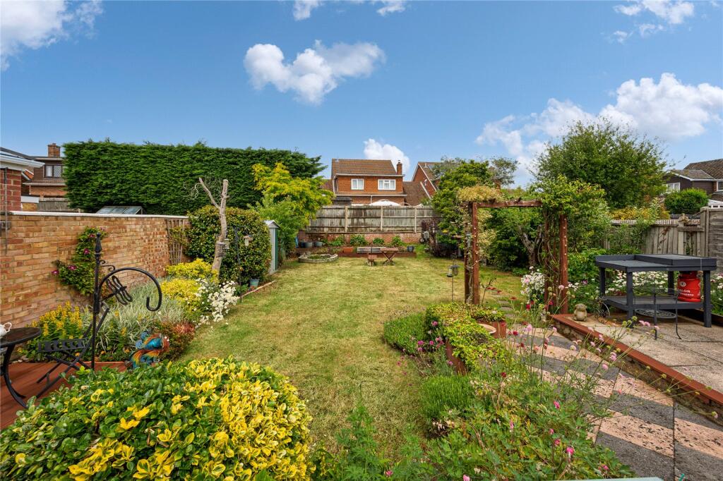 Elmwood Crescent, Flitwick, Bedfordshire, MK45 photo 4