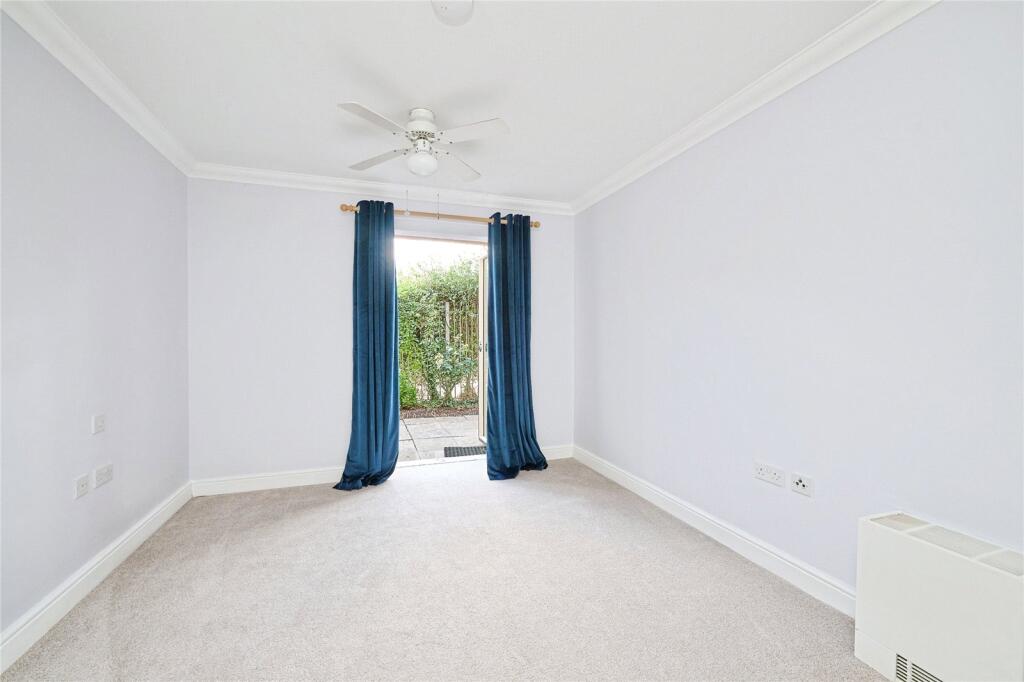 Apartment in Cambridge - View 5