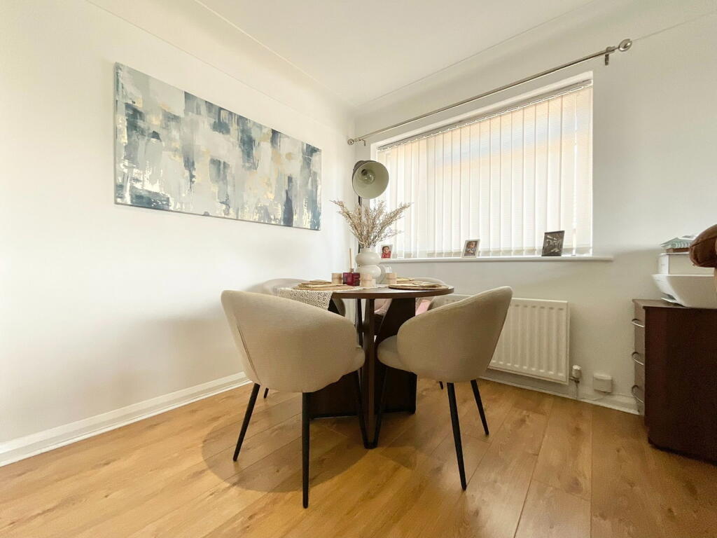 Apartment in Preston - View 4