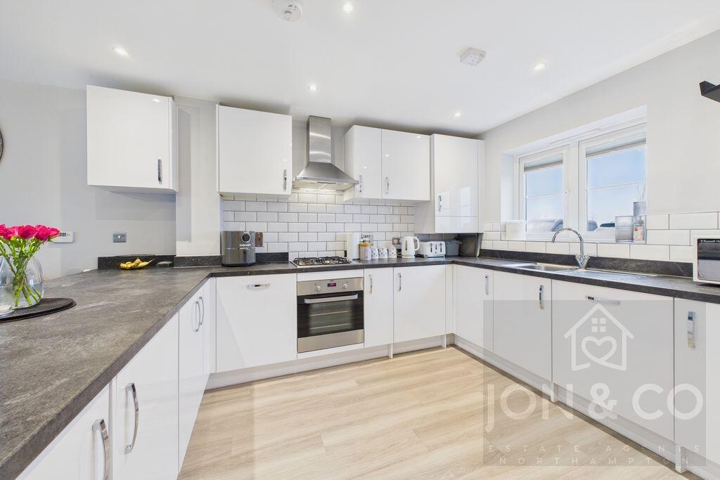 Kirk Close | Moulton | NN3 photo 2