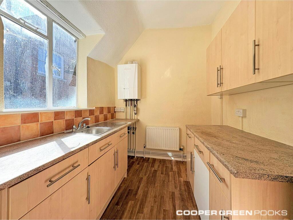 Flat 1, Kitchen.jpeg