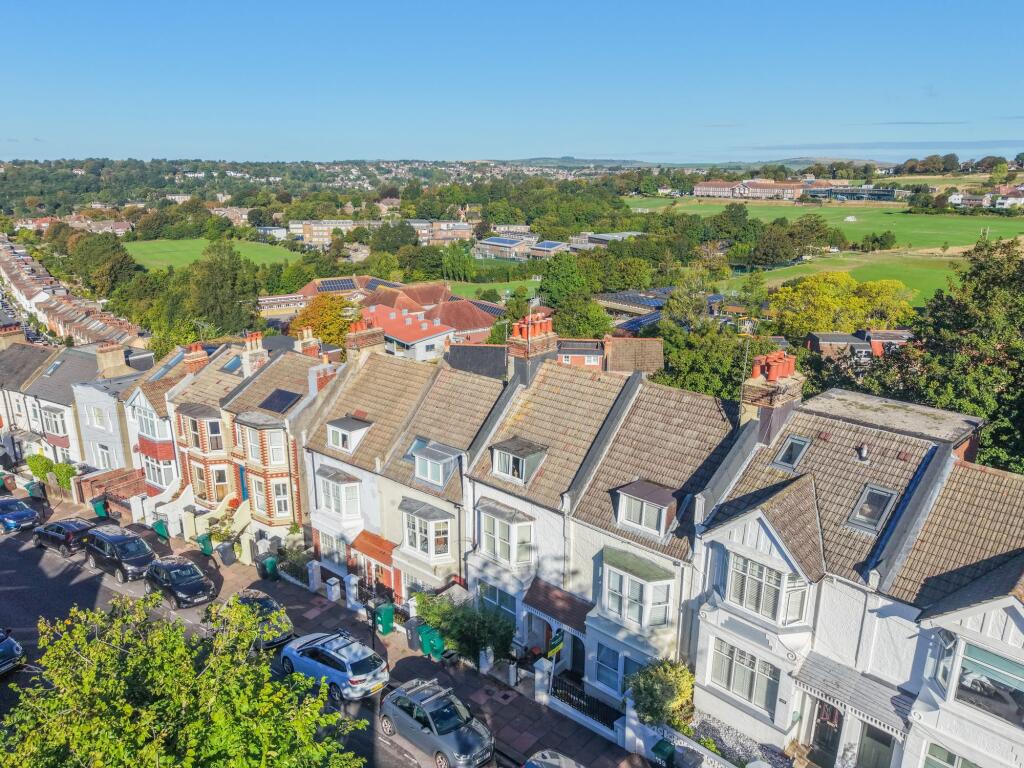 House in Brighton - View 5