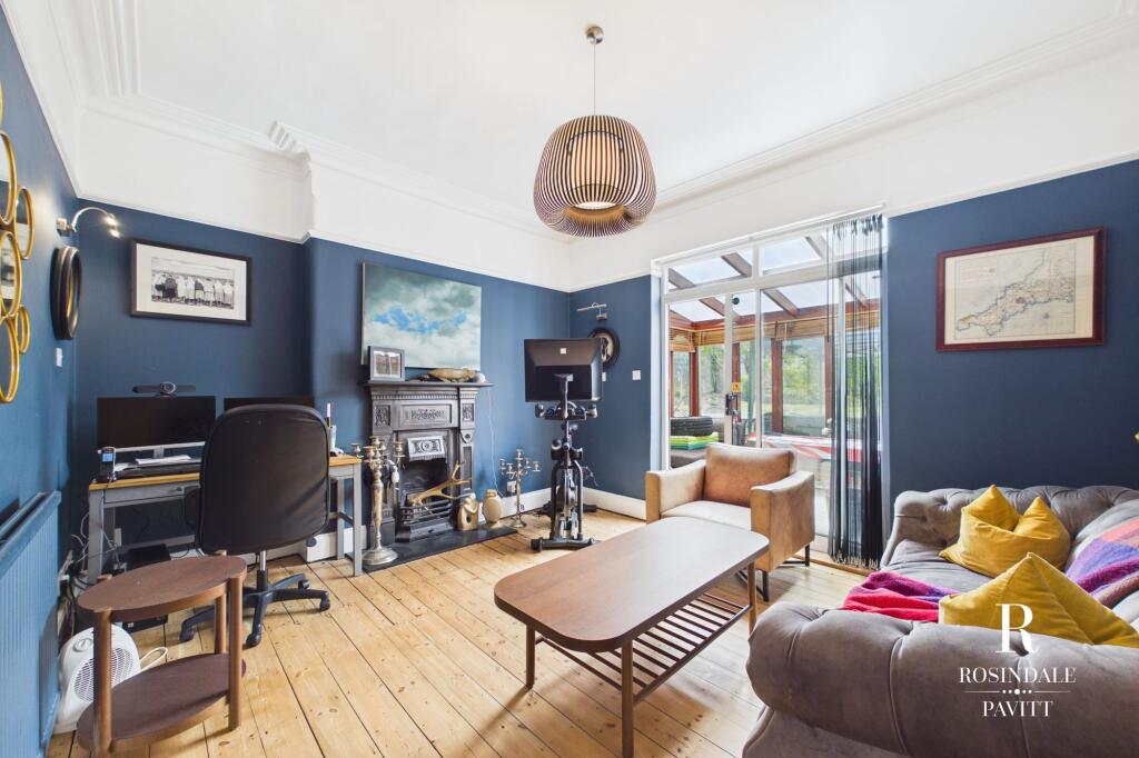 House in Sutton - View 5