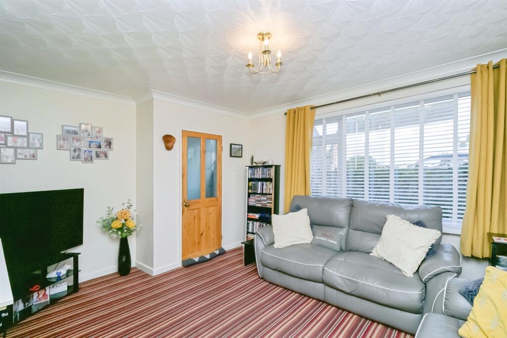 Fairfield Crescent, Llantwit Major photo 3