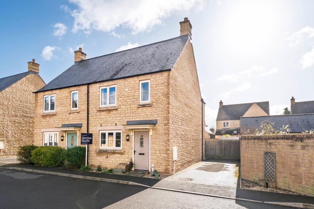 Main image of property: Heron Close, Bourton-On-The-Water, GL54