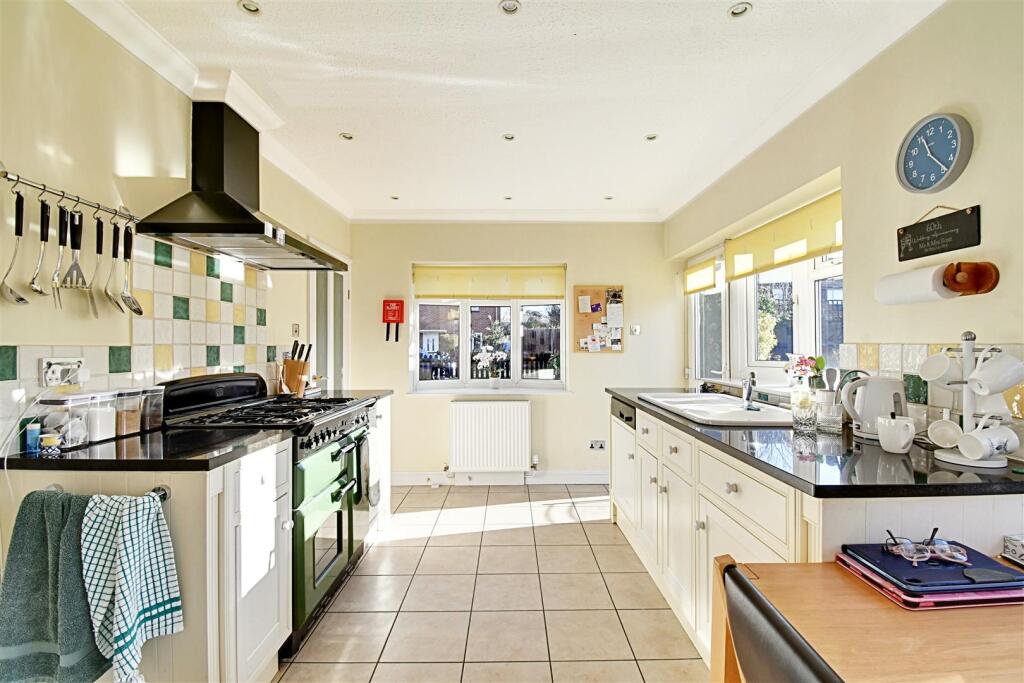 Calton Avenue, Hertford photo 4