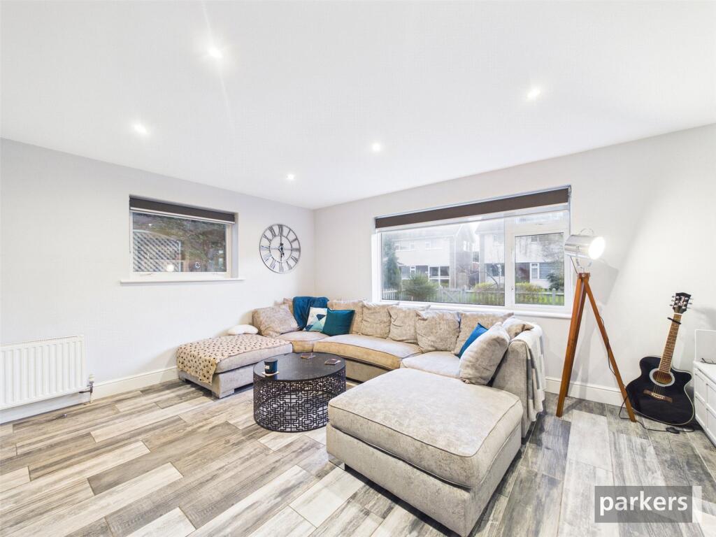 Kingfisher Drive, Woodley, Reading, Berkshire, RG5 photo 3