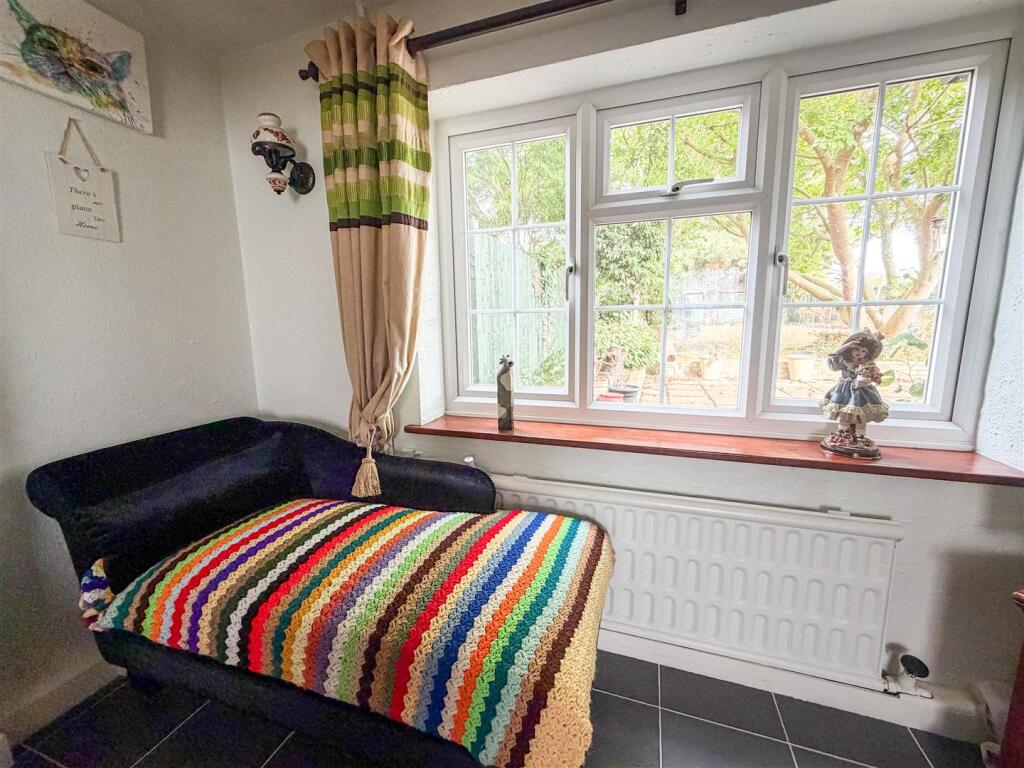 House in Clacton-on-Sea, St. Osyth - More