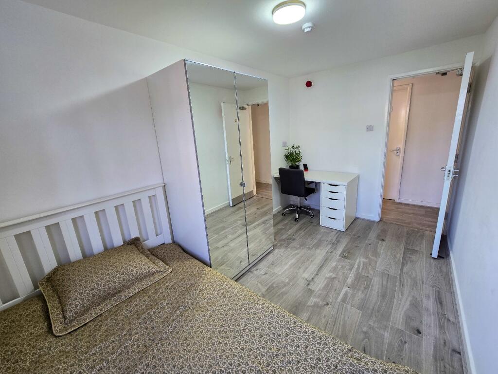 Apartment in Nottingham, Radford - More
