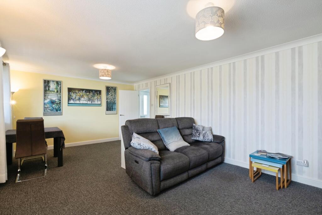 House in Havant, Hampshire - View 3