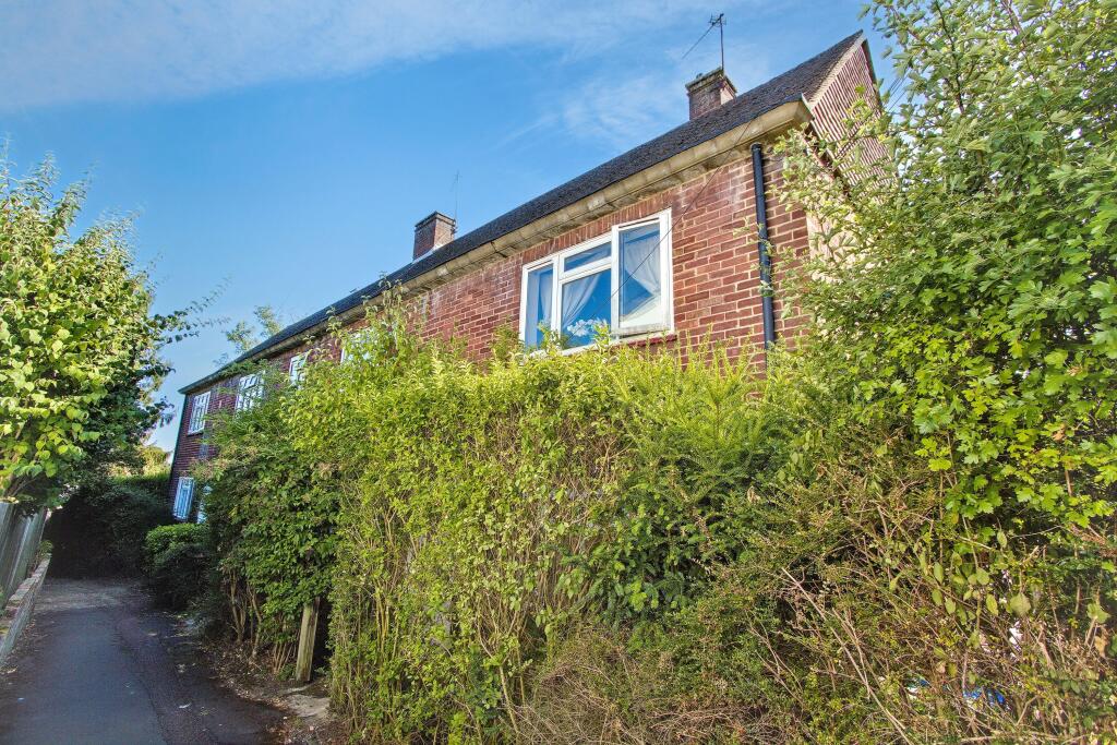 1 Newcombe Path, Shenley, Radlett WD7 9EL