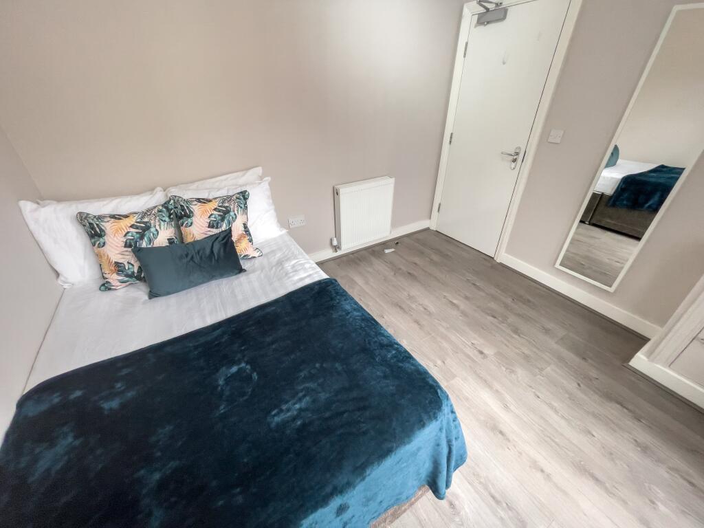Gilroy Road,  L6 6BG,  photo 2