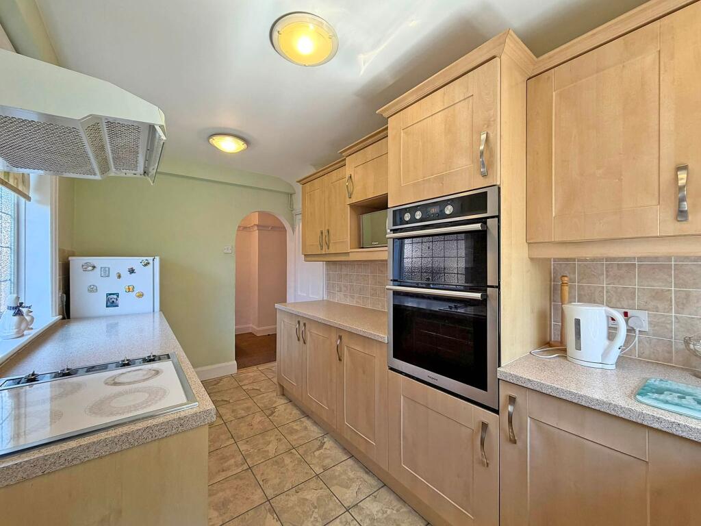 House in Wolverhampton, West Midlands - More