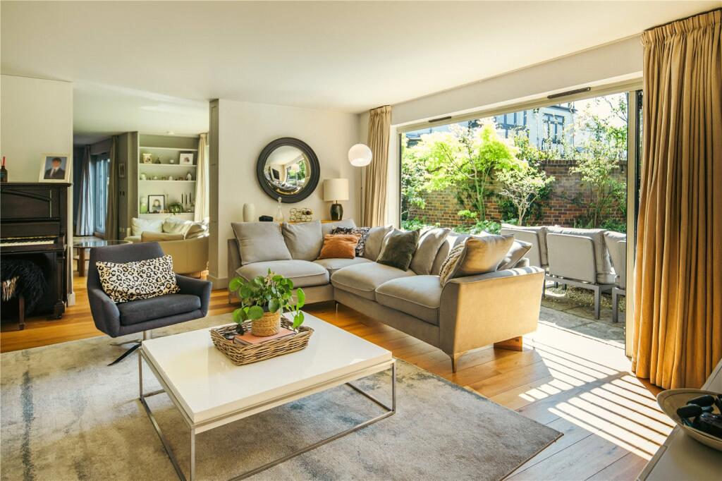 House in Slough - View 4