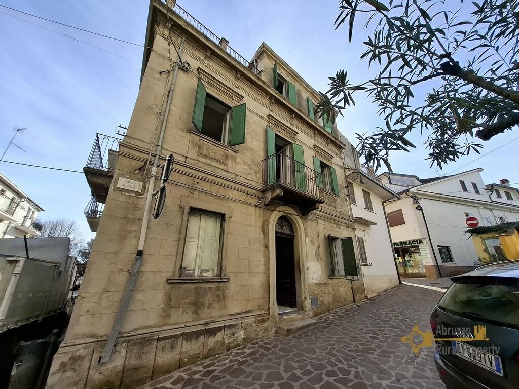 Main image of property: Sant' Eusanio Del Sangro, Chieti, Abruzzo