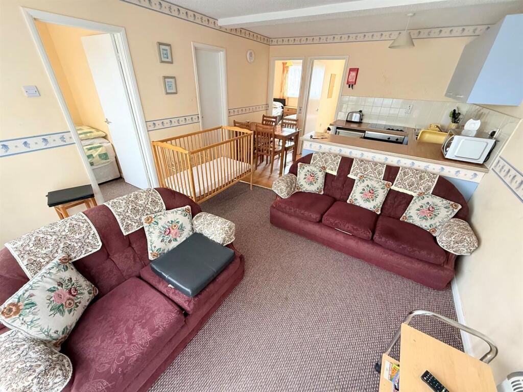 House in Great Yarmouth, Newport, Hemsby - View 2