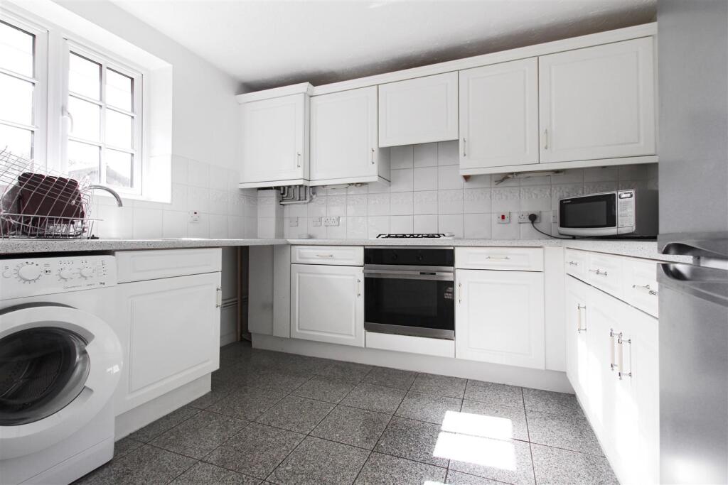 Apartment in Dartford - View 4