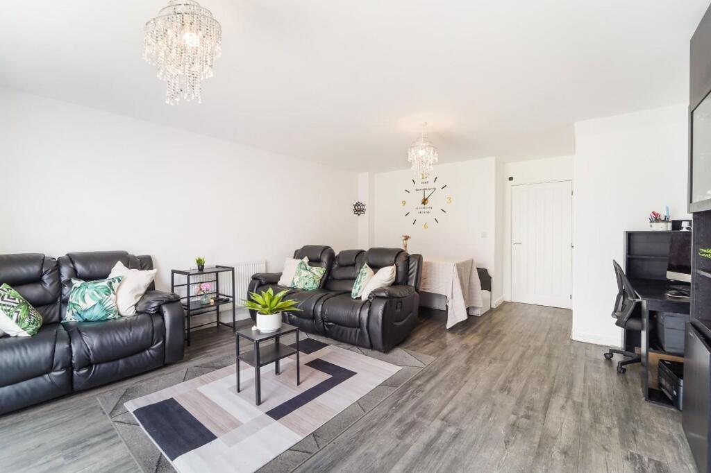 House in Epsom and Ewell, West Ewell - View 2