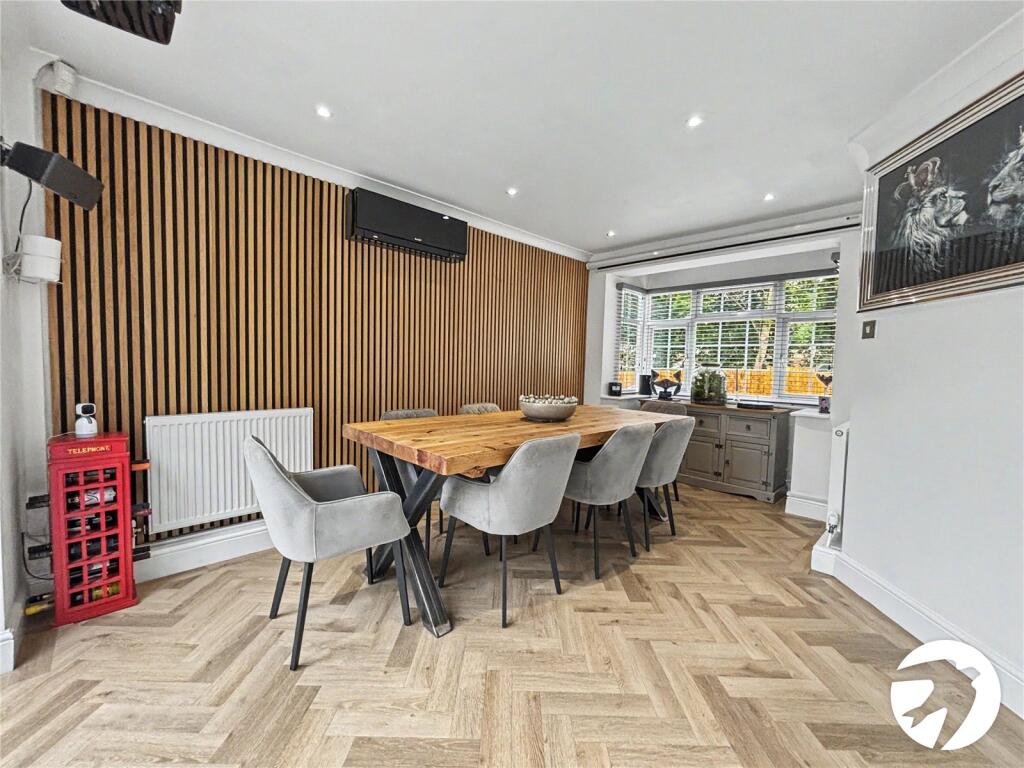 House in Chatham, Medway - More